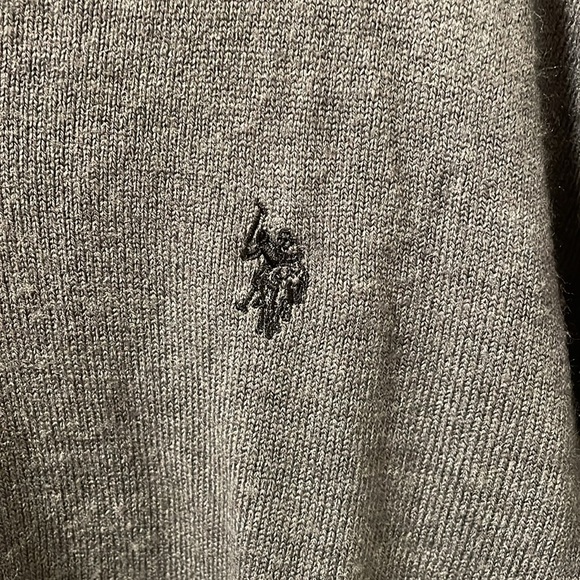 US Polo Assn V Neck Sweater Dark Grey Size L - Picture 3 of 4